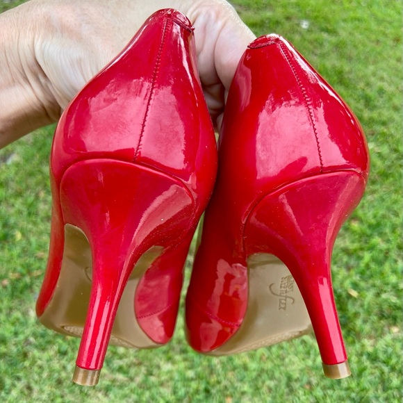 RED PATENT LEATHER PEEP TOE PUMPS โ NEW โ SIZE 5.5 - Picture 11 of 17